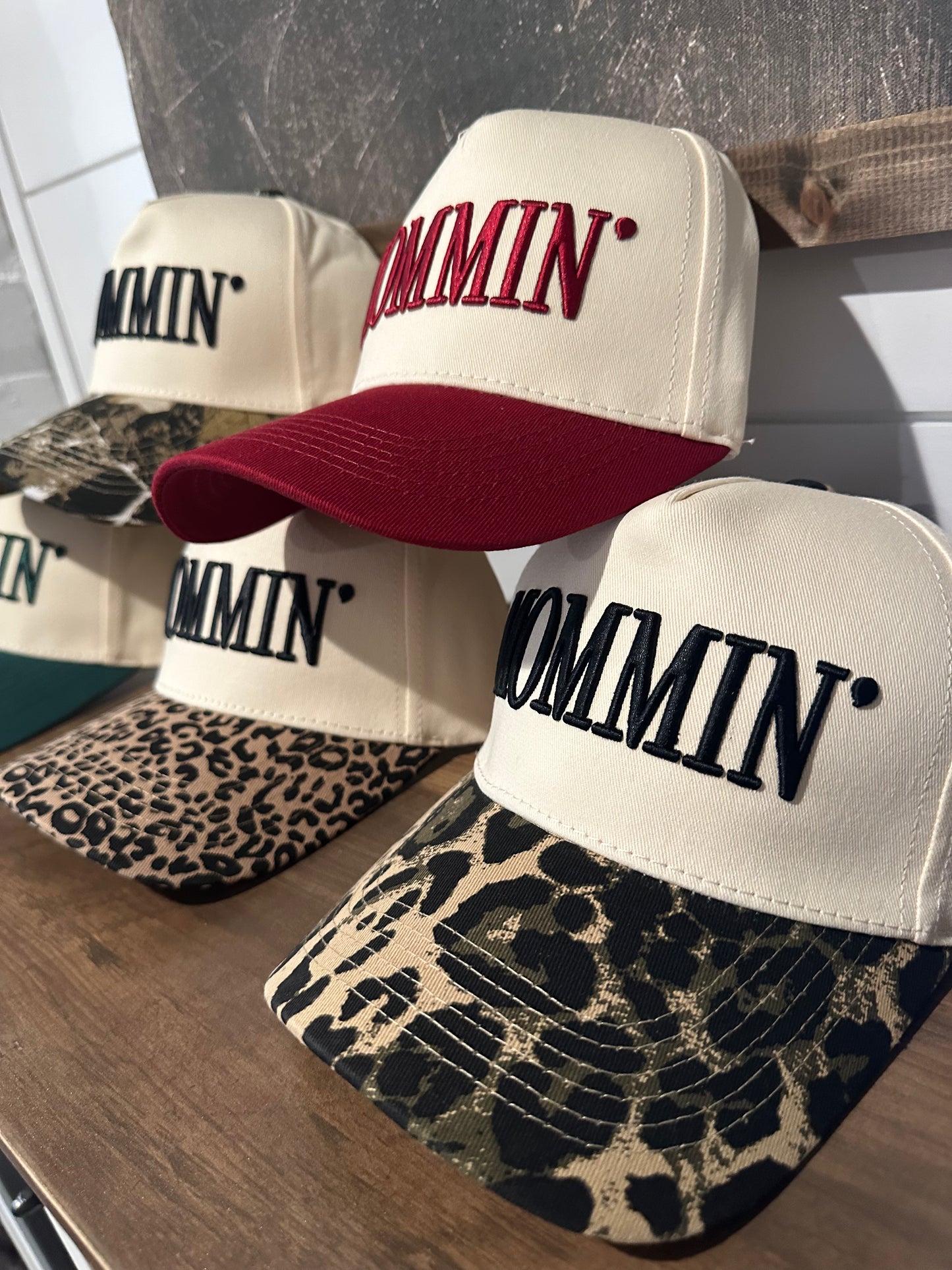 MOMMIN’® Hat – Choose Your Print